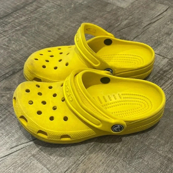 Unisex Crocs - Clogs/Sandals - Yellow - Size M5/W7 - Good Used Condition!! - Picture 1 of 9